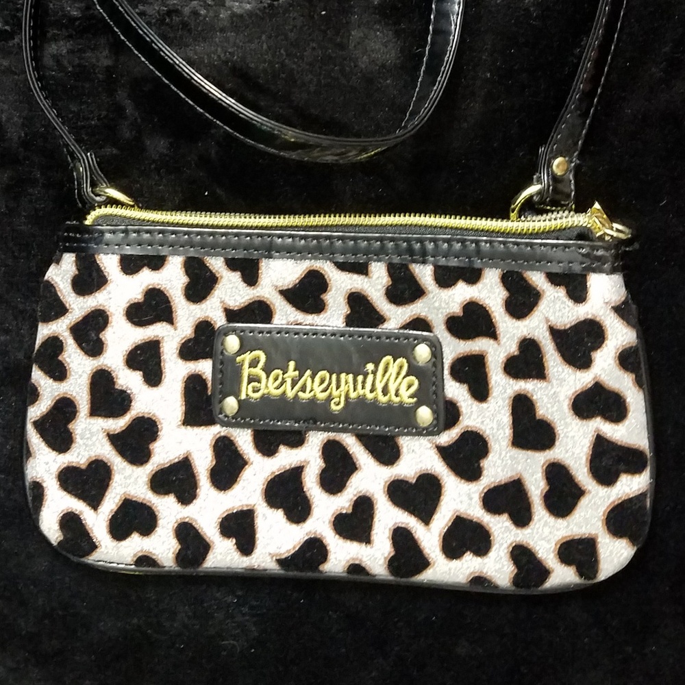 Betseyville Cheetah Print Crossbody Bag